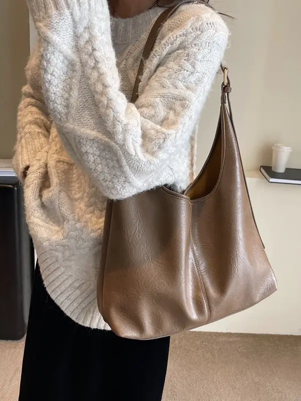 Black Leather Shoulder Bag for Women Winter 2023 - Image 8