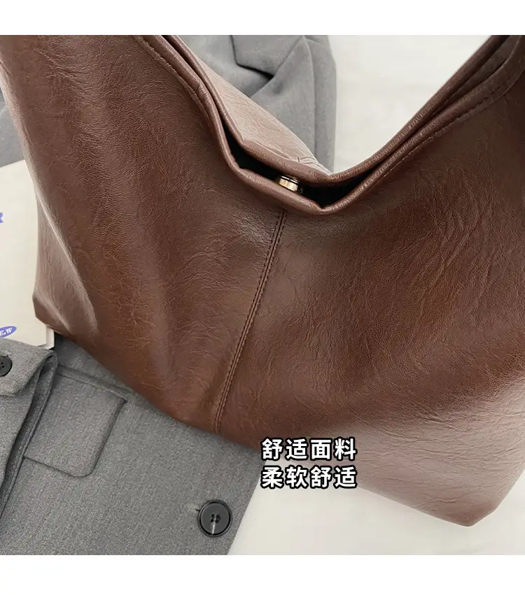 Black Leather Shoulder Bag for Women Winter 2023 — feature 2