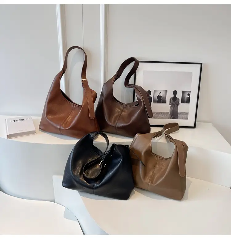 Black Leather Shoulder Bag for Women Winter 2023 — feature 22