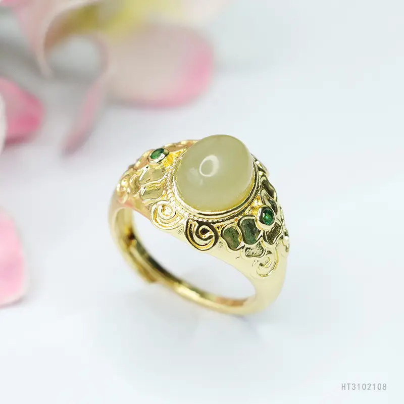Vintage Gold Jade Ring with Green Gemstone — feature 8