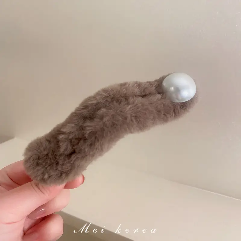 Furry Pearl Hairpin for Women Autumn Winter - Image 3