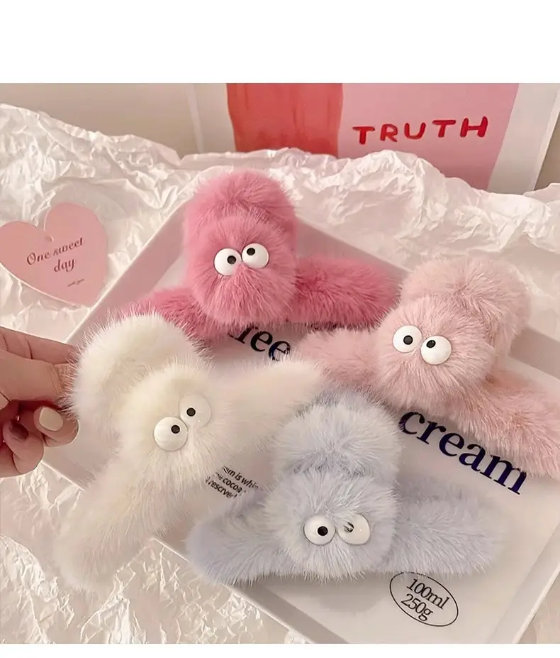 Cute Plush Shark Clip for Girls Hairpin 2023 — feature 3