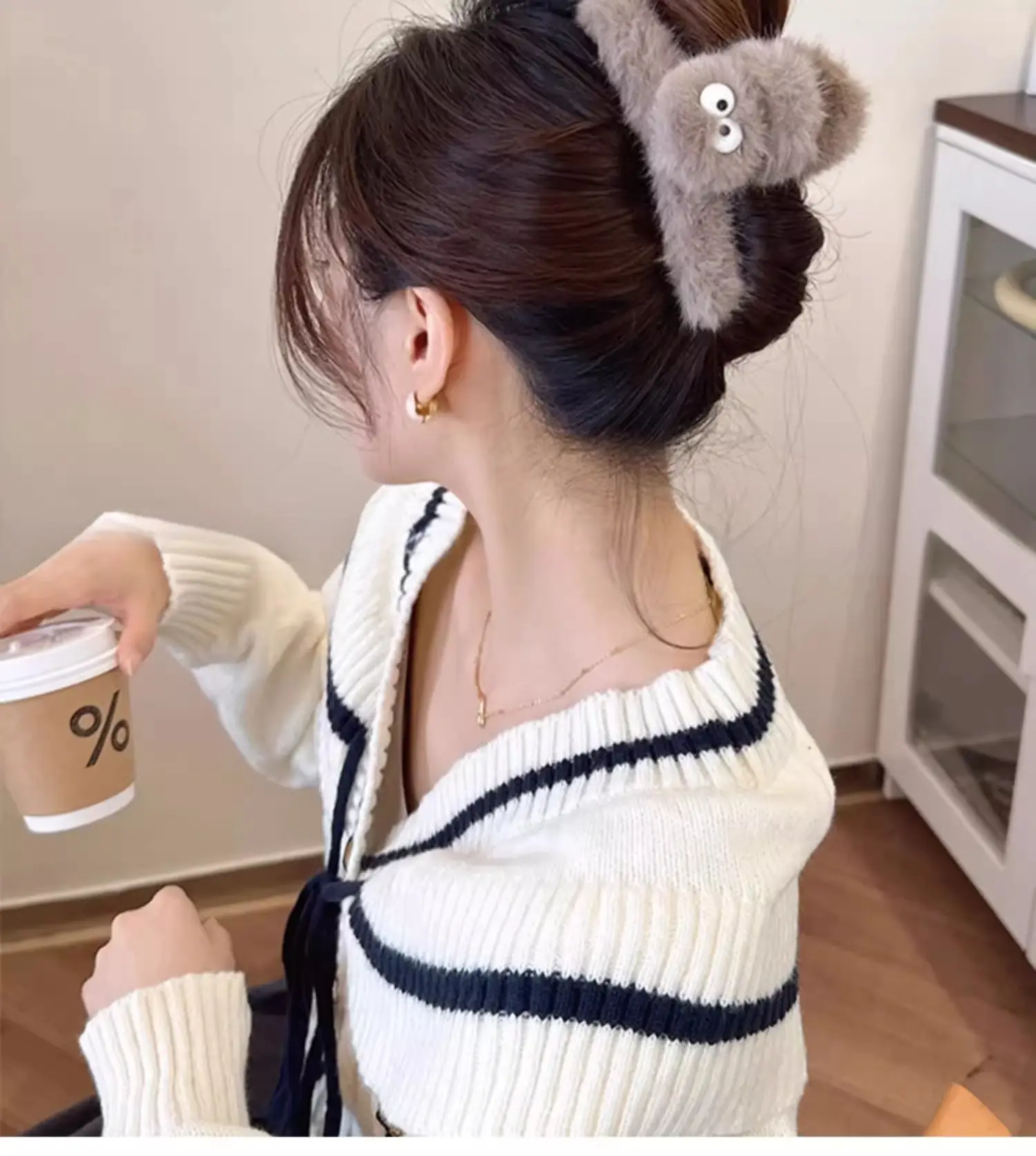 Cute Plush Shark Clip for Girls Hairpin 2023 — feature 5