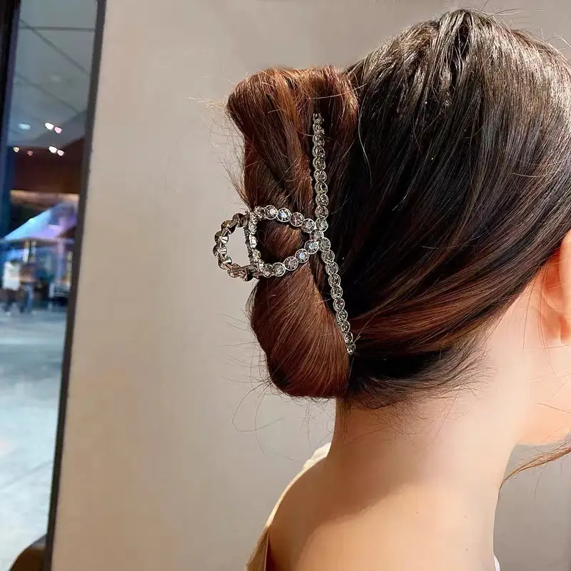 Korean Style Diamond Shark Clip Updo Set — feature 2