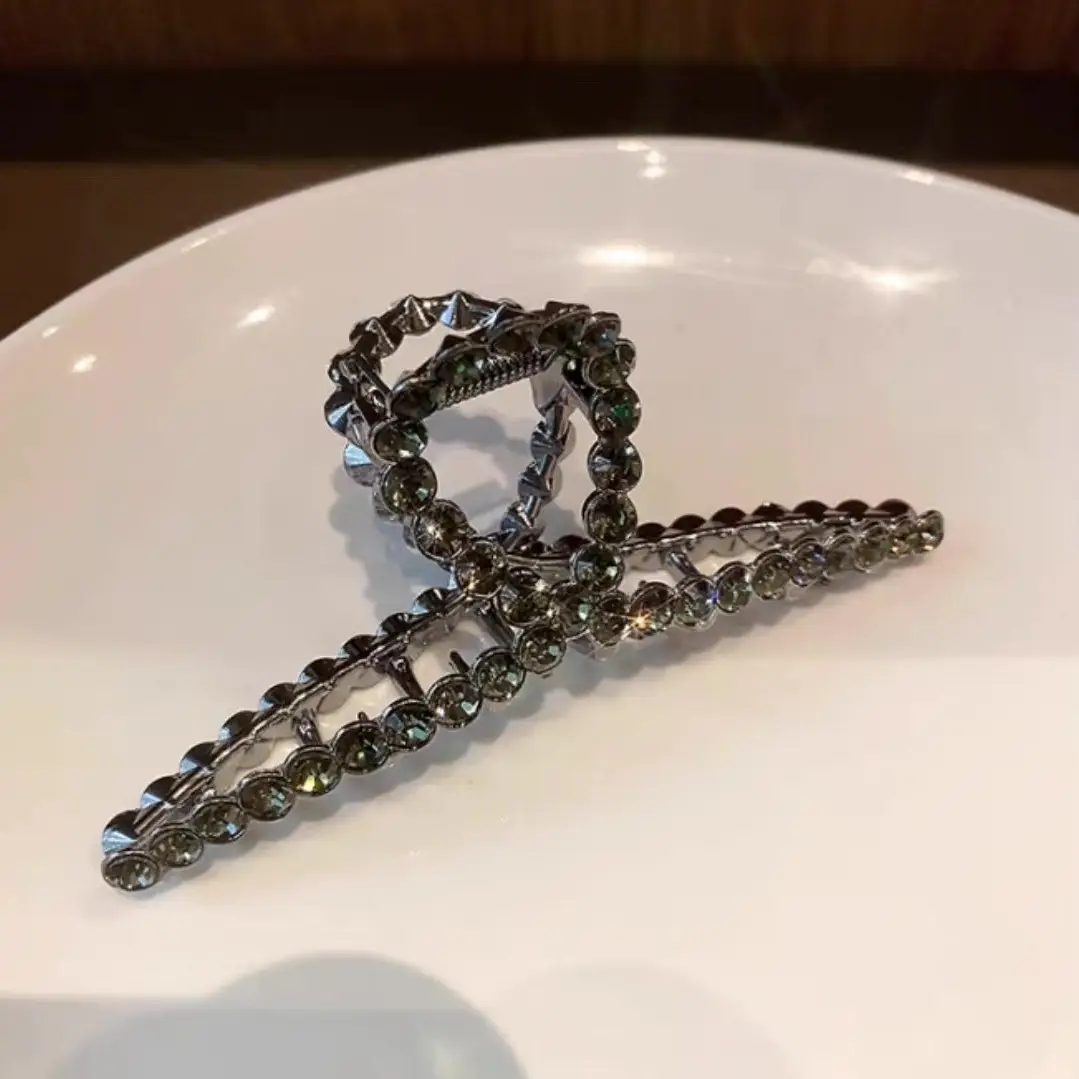 Korean Style Diamond Shark Clip Updo Set — feature 5
