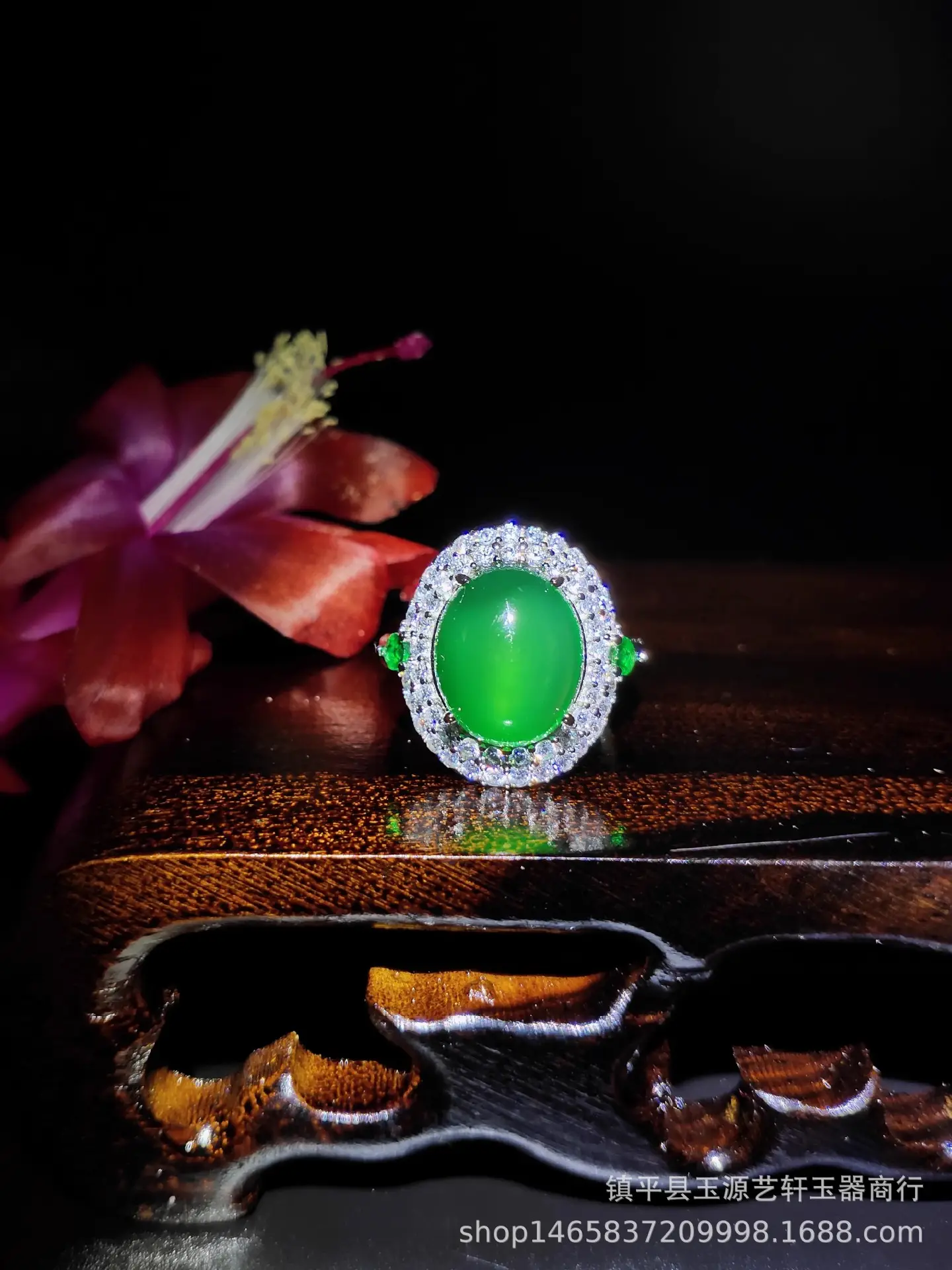 Green Chalcedony National Style Ring with Platinum Plating — feature 6