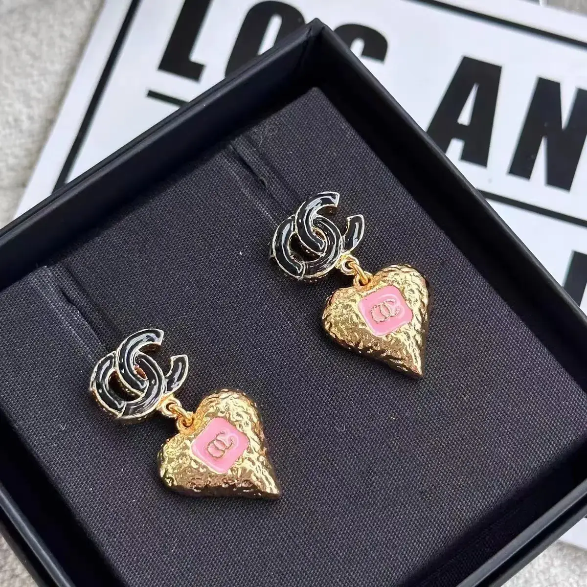 Chanel Heart Pearl Earrings Gold 23K — feature 9