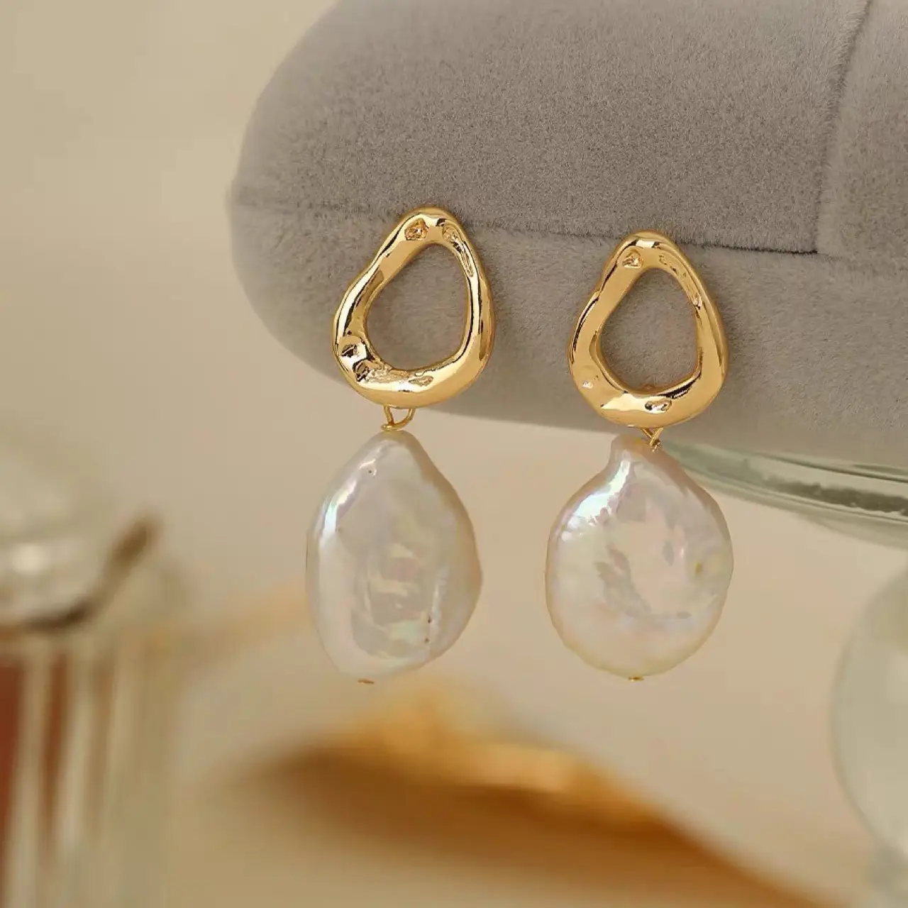 Classic Pearl Earrings for Women Niche Design Vintage