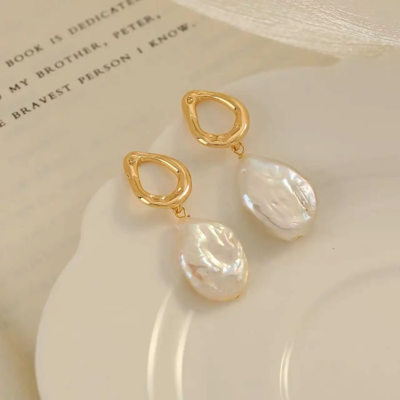 Classic Pearl Earrings for Women Niche Design Vintage