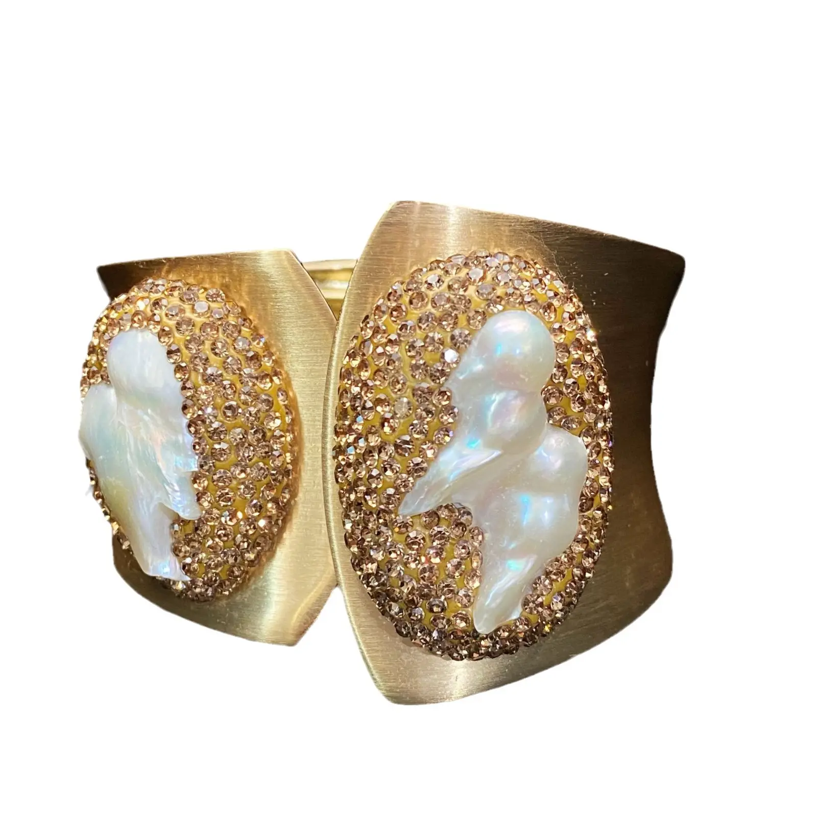 Wide Bristled Pearl Bracelet Gold Plated Super Bright - Image 5