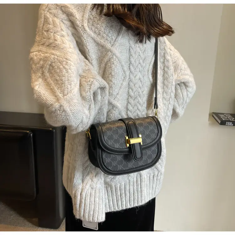 Women's Retro Crossbody Bag with Gold Clasp — feature 22