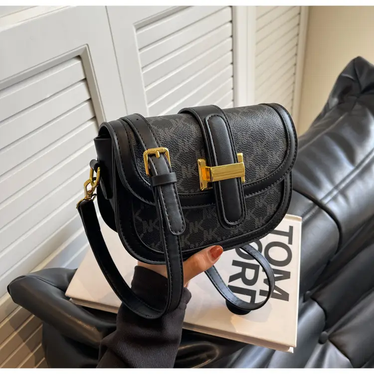 Women's Retro Crossbody Bag with Gold Clasp — feature 25