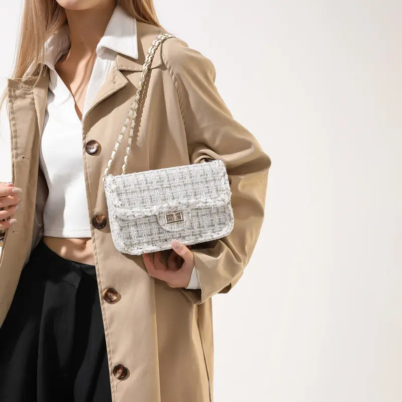 2023 Women's White Plaid Chain Shoulder Bag - Image 4