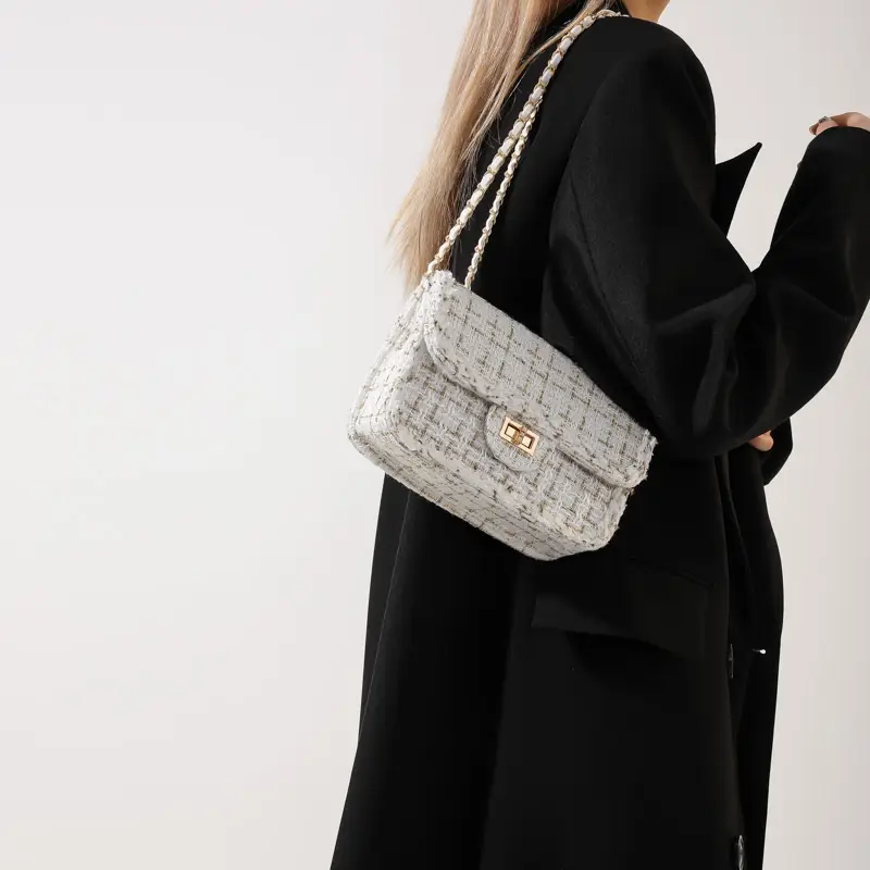 2023 Women's White Plaid Chain Shoulder Bag - Image 6