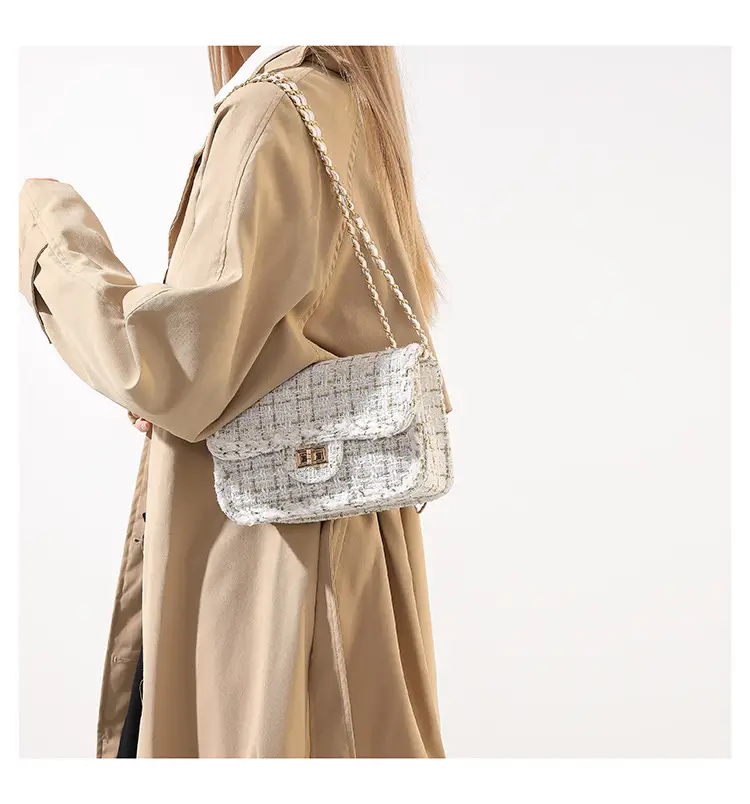 2023 Women's White Plaid Chain Shoulder Bag — feature 10