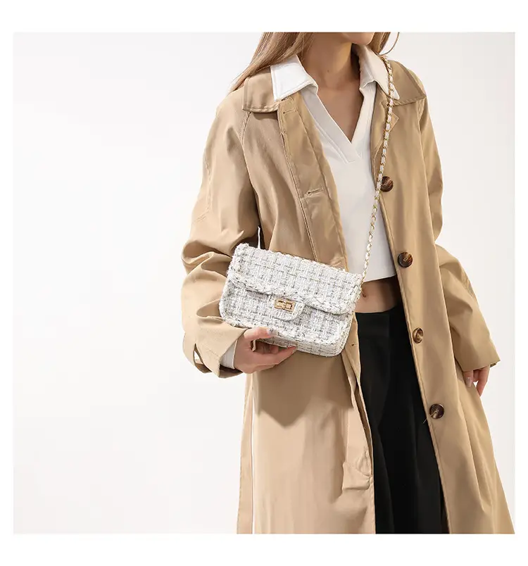 2023 Women's White Plaid Chain Shoulder Bag — feature 13