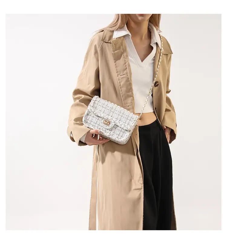 2023 Women's White Plaid Chain Shoulder Bag — feature 14
