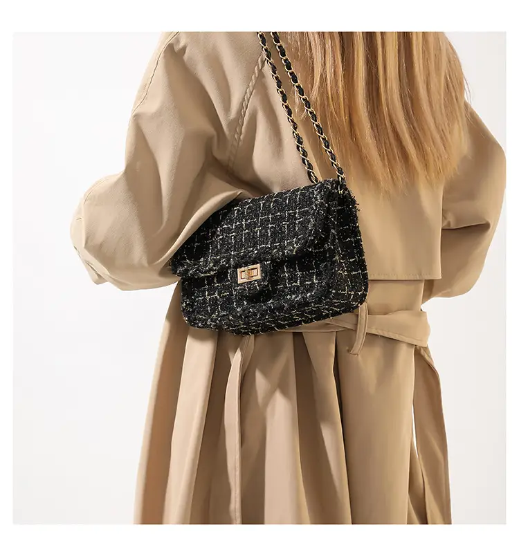 2023 Women's White Plaid Chain Shoulder Bag — feature 16