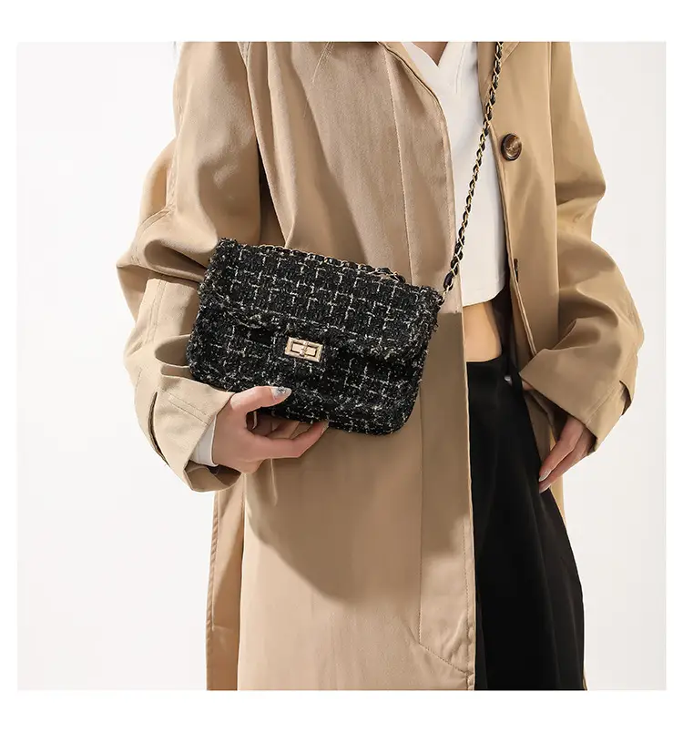 2023 Women's White Plaid Chain Shoulder Bag — feature 17