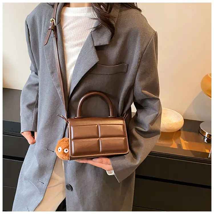 Women Retro Square Shoulder Bag Brown 2023 — feature 10