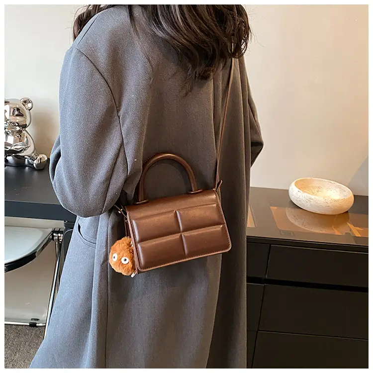 Women Retro Square Shoulder Bag Brown 2023 — feature 11