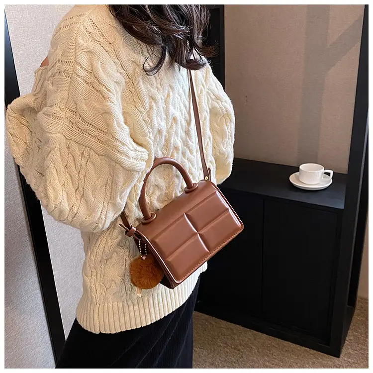 Women Retro Square Shoulder Bag Brown 2023 — feature 17