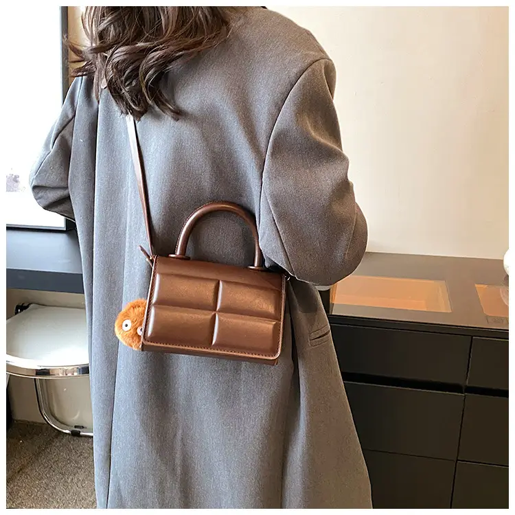 Women Retro Square Shoulder Bag Brown 2023 — feature 9