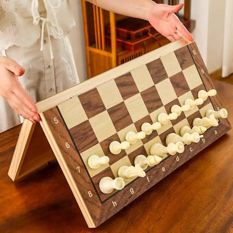 chess magnetic solid wood high-end children's mini folding chessboard beginner small size magnetic chessboard chess