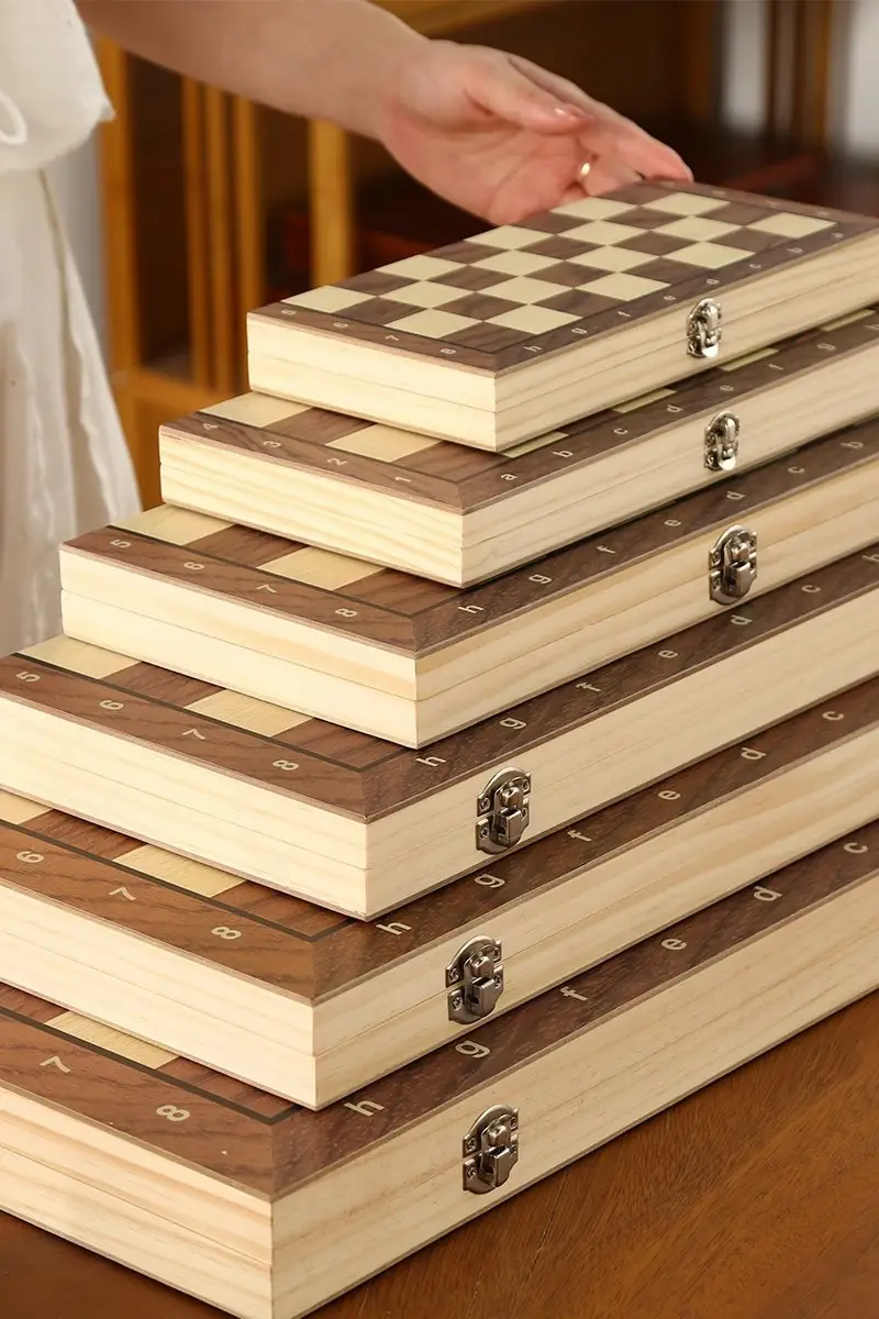 chess magnetic solid wood high-end children's mini folding chessboard beginner small size magnetic chessboard chess — feature 5