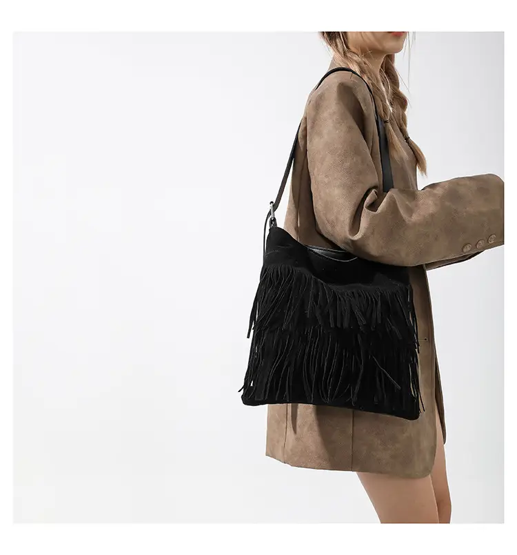 Women's Black Tassel Shoulder Bag Autumn 2023 — feature 15