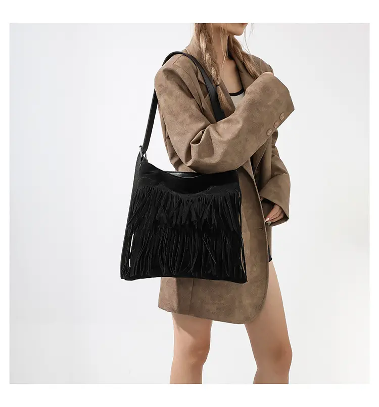 Women's Black Tassel Shoulder Bag Autumn 2023 — feature 16