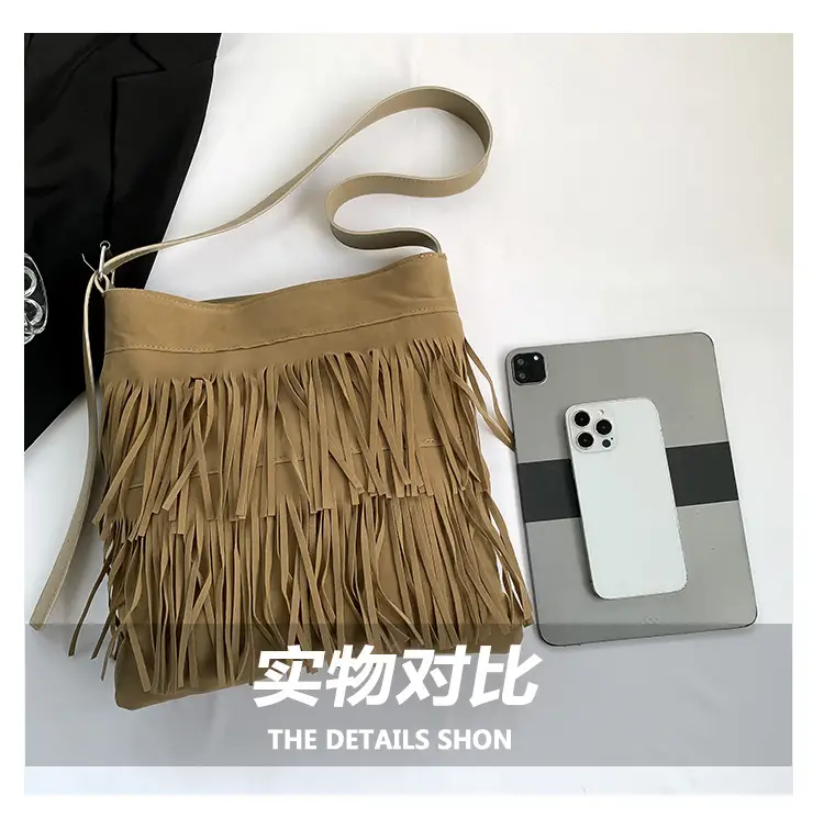Women's Black Tassel Shoulder Bag Autumn 2023 — feature 6