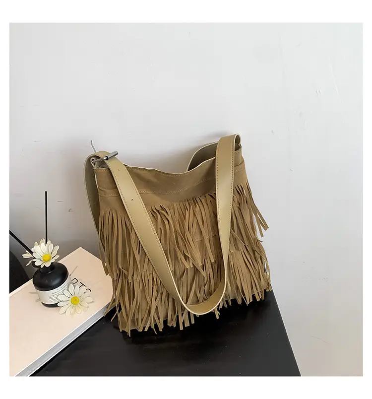 Women's Black Tassel Shoulder Bag Autumn 2023 - Image 2