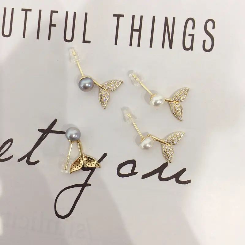 Zhuji Pearl Earrings 18K Gold Fishtail Design — feature 9