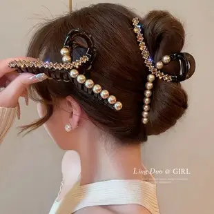 Large Black Velvet Hair Clip with Diamond Letter Design for Women — feature 8