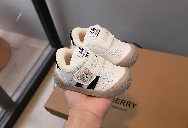 Baby Fleece Lined Toddler Shoes White Bear Decor — feature 12