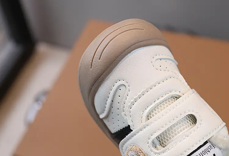 Baby Fleece Lined Toddler Shoes White Bear Decor — feature 13