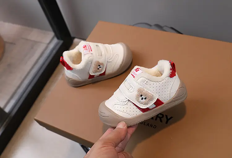 Baby Fleece Lined Toddler Shoes White Bear Decor — feature 5