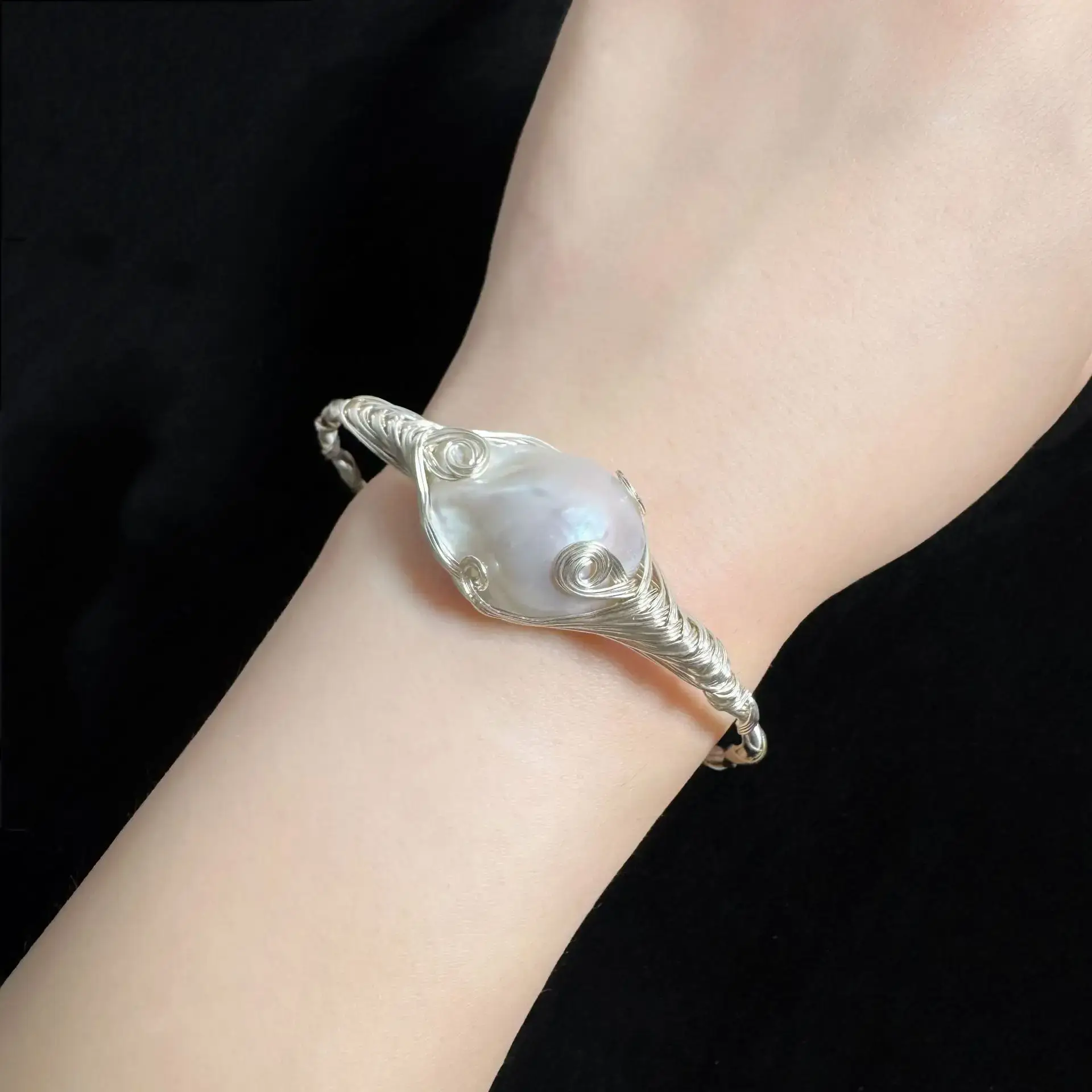 Pearl Braided Adjustable Bracelet for Men Women — feature 7