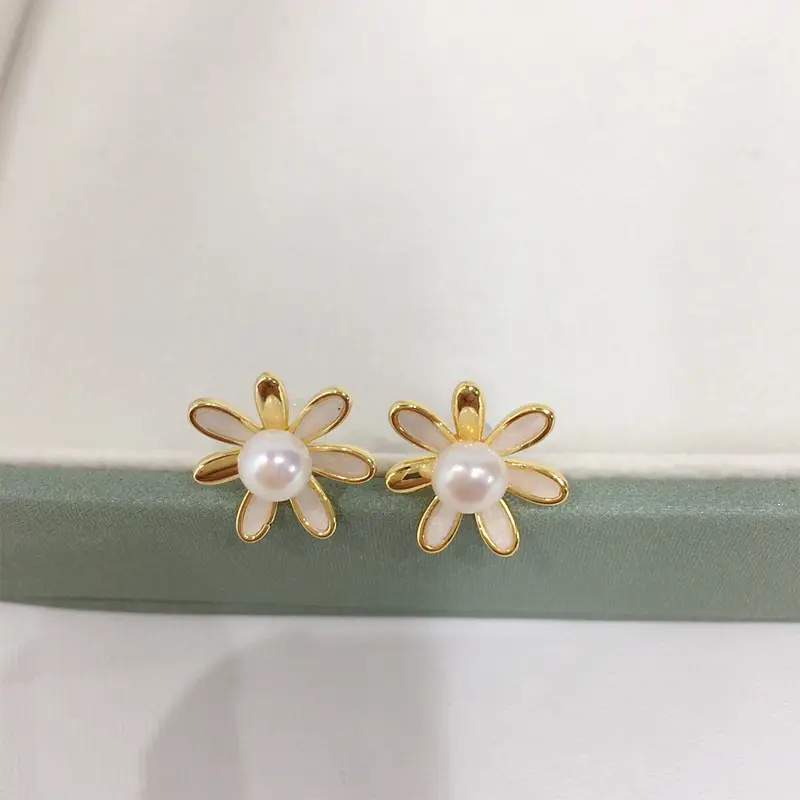 18K Gold Pearl Earrings for Women - Image 3