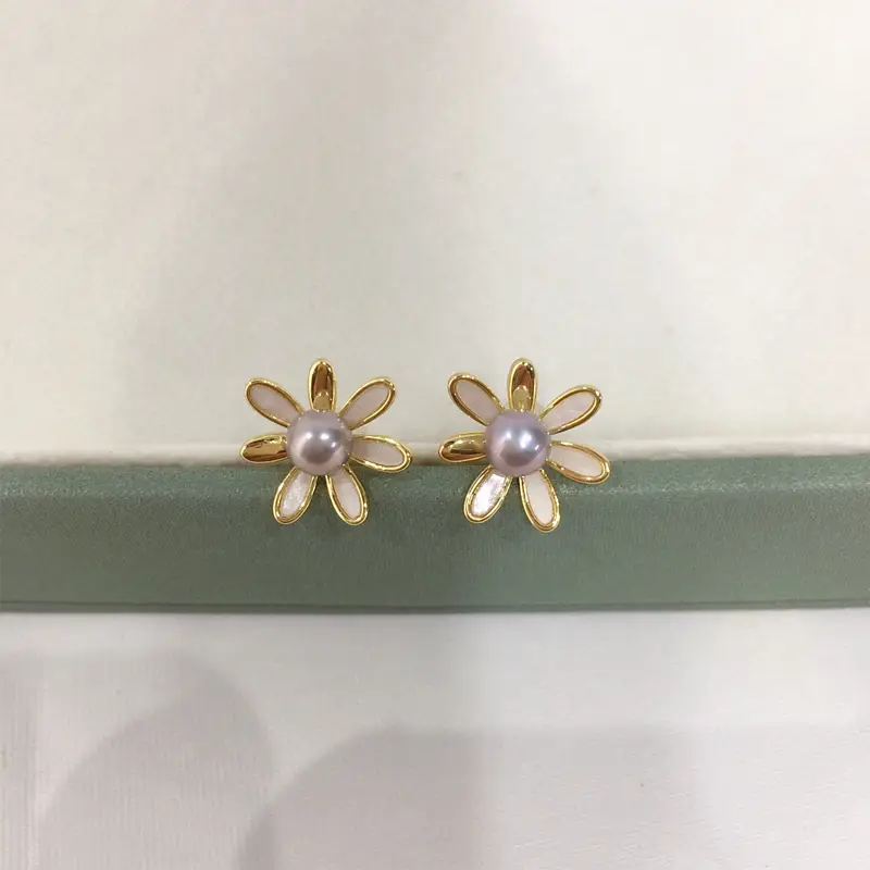 18K Gold Pearl Earrings for Women - Image 4