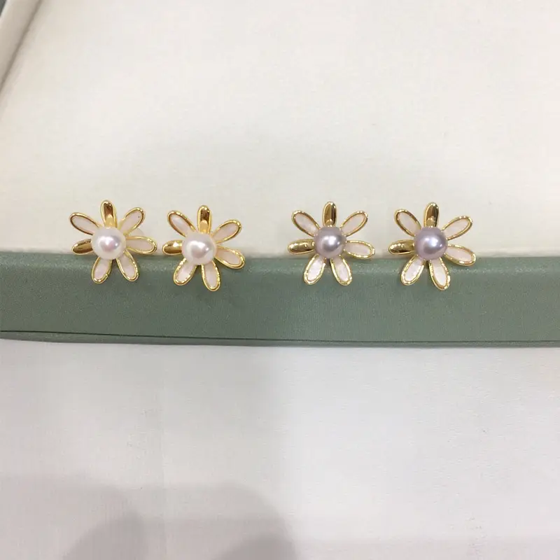 18K Gold Pearl Earrings for Women — feature 2