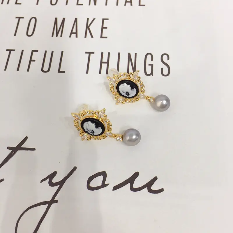 Zhuji Pearl Earrings 18K Gold Women Elegant Design — feature 10