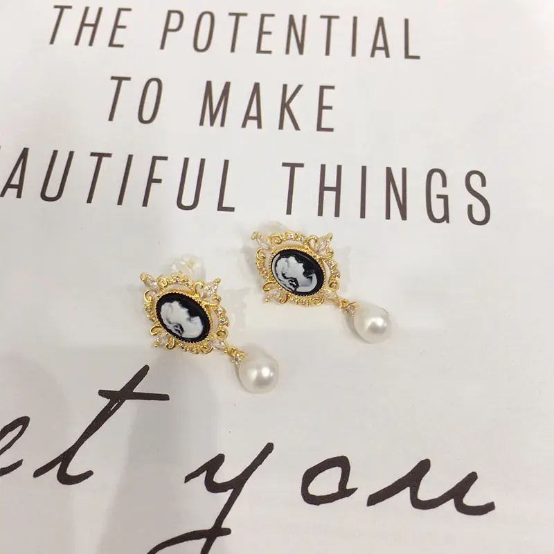 Zhuji Pearl Earrings 18K Gold Women Elegant Design — feature 7