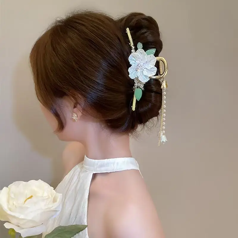 Fairy Flower Hairpin for Women with Pearl Tassel — feature 1