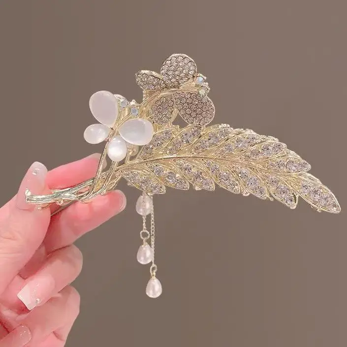 Fairy Flower Hairpin for Women with Pearl Tassel — feature 15