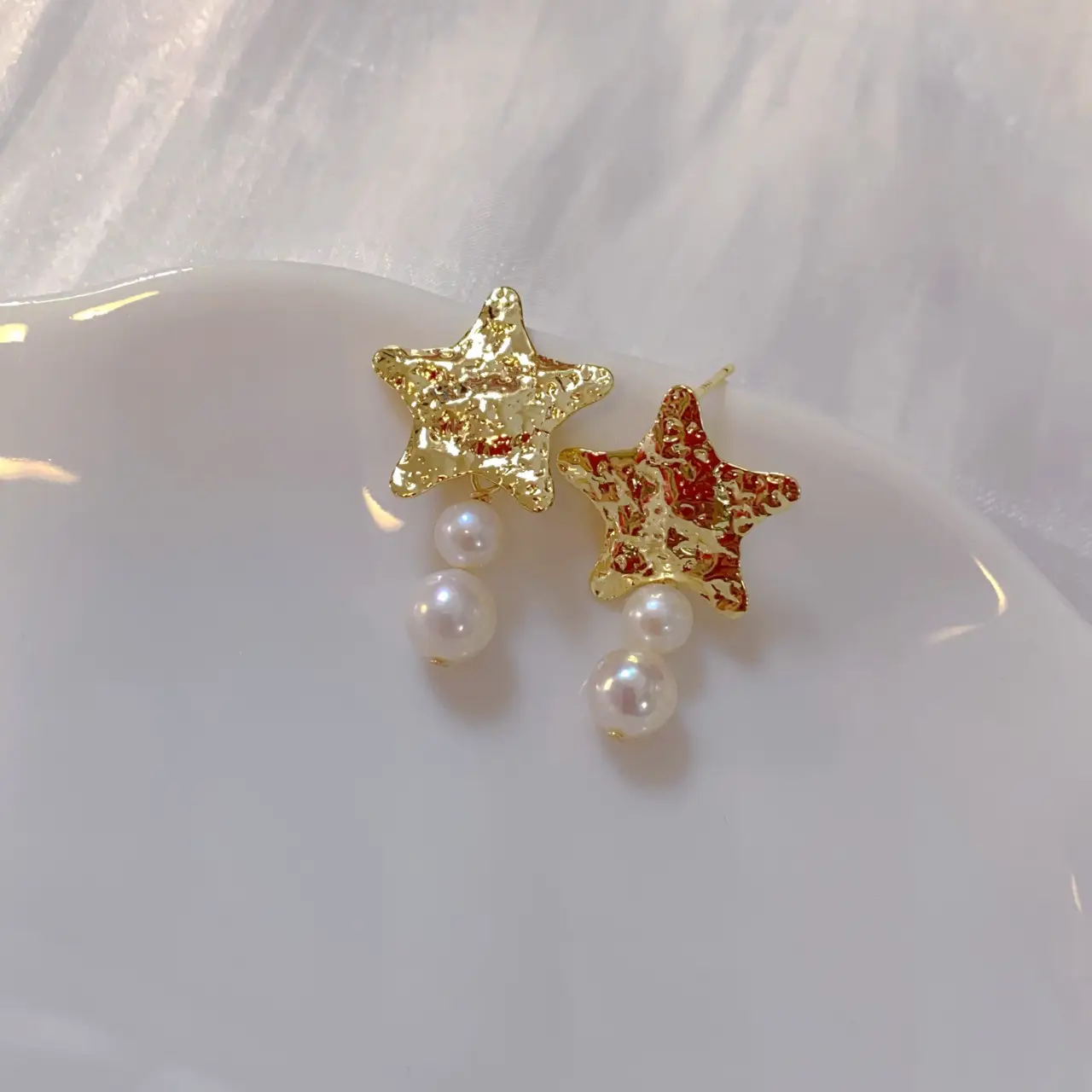 Star Scroll Pearl Earrings for Women French Style - Image 2