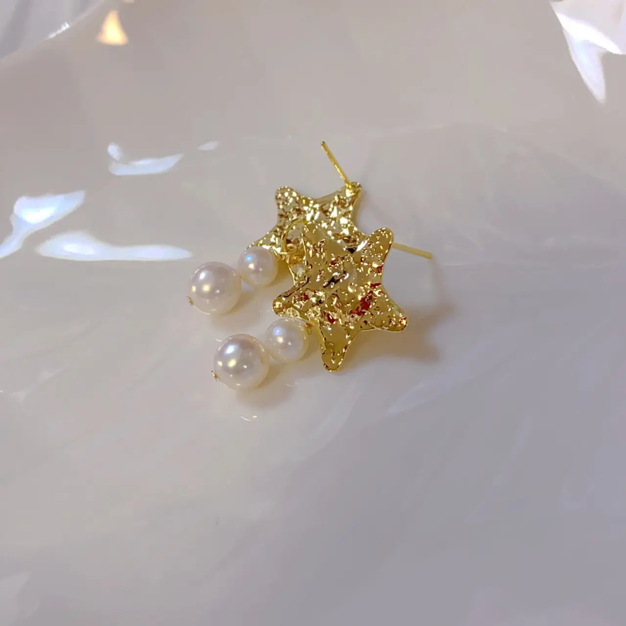 Star Scroll Pearl Earrings for Women French Style - Image 3