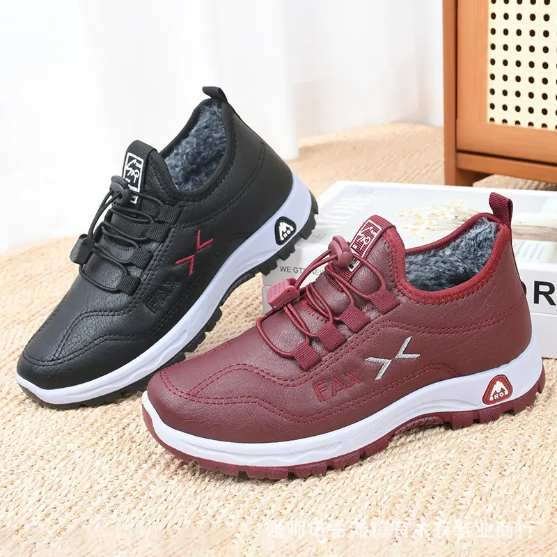 Old Beijing cotton shoes women's winter waterproof mother cotton shoes fleece-lined warm thick bottom middle-aged and elderly boots non-slip soft bottom