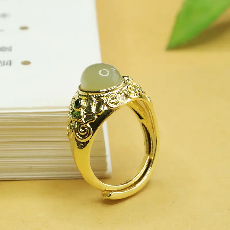 Vintage Gold Jade Ring with Green Gemstones — feature 11